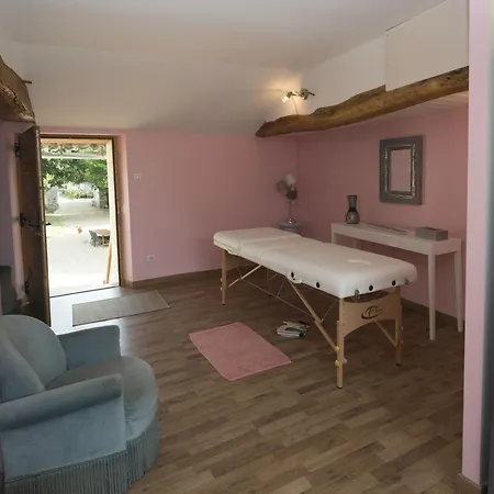 Couette-café Chambres D'hotes Les Delices De La Roche *