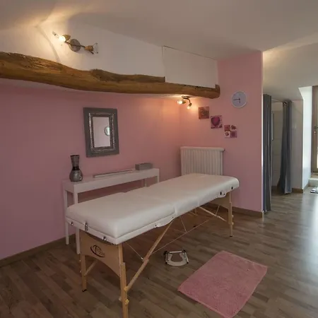 Chambres D'hotes Les Delices De La Roche Couette-café