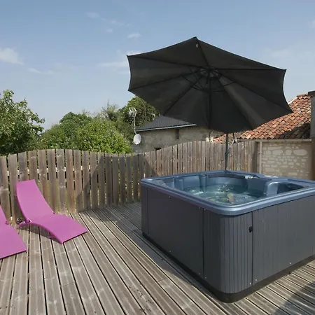 Chambres D'hotes Les Delices De La Roche Nocleg ze śniadaniem *