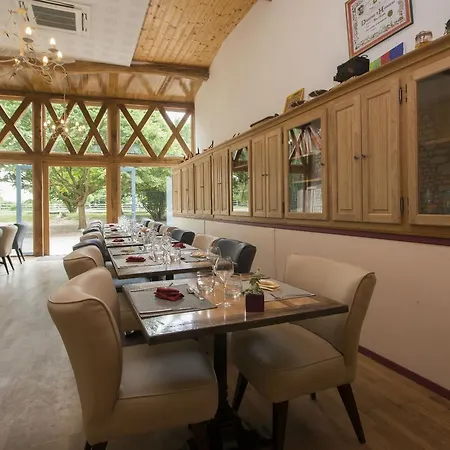 Couette-café Chambres D'hotes Les Delices De La Roche *