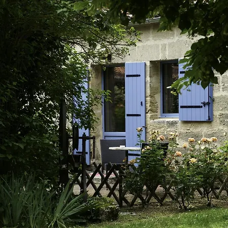 Couette-café Chambres D'hotes Les Delices De La Roche