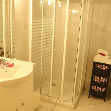 Couette-café Chambres D'hotes Les Delices De La Roche *